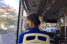 Lái xe, phụ xe bắt buộc phải cài đặt Bluezone để phòng, chống dịch COVID-19