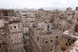 Quặn lòng với thành phố cổ ngàn năm tuổi hư hại nặng vì mưa