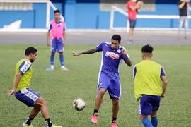 CLB TP HCM ra mắt ngoại binh triệu đô