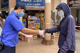 Chùm ảnh: Ngày đầu Đà Nẵng thực hiện đi chợ bằng phiếu ngày chẵn lẻ