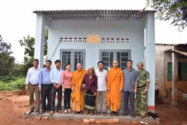 Ia Grai: Bàn giao nhà tình thương và 3 giếng khoan cho người dân