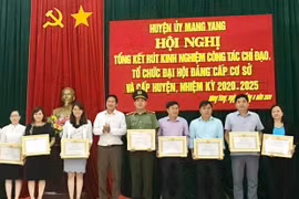 Mang Yang: Tổng kết công tác chỉ đạo, tổ chức Đại hội Đảng cấp cơ sở và cấp huyện