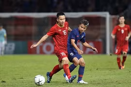 Tiền vệ U22 Việt Nam thần tượng Ozil, mơ đá cặp Hùng Dũng