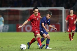 Tiền vệ U22 Việt Nam thần tượng Ozil, mơ đá cặp Hùng Dũng