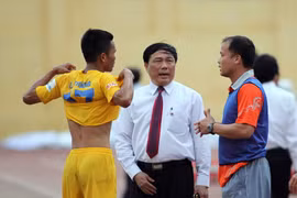 Bầu Đệ phải giải trình vụ Thanh Hoá dọa bỏ V.League 2020