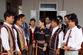 Xây dựng đội ngũ cán bộ đáp ứng yêu cầu đổi mới, phát triển