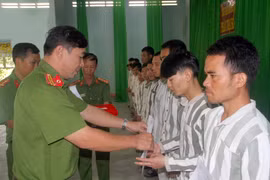 Khát vọng hoàn lương