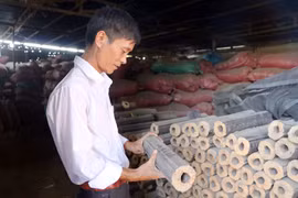 Sản xuất than củi từ vỏ trấu: Lợi ích kép