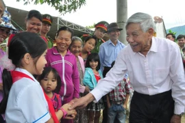 Nguyên Tổng Bí thư Lê Khả Phiêu được coi là ân nhân của hai ngôi làng ở miền Trung