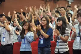 Tốt nghiệp đại học loại xuất sắc có thể được xét tuyển vào công chức