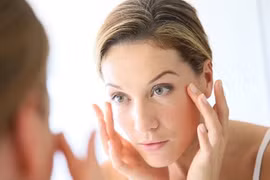 Thấy triệu chứng này ở mắt, đi khám ung thư phổi ngay!