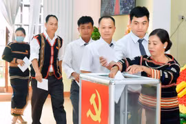 Bầu 33 đồng chí vào Ban Chấp hành Đảng bộ huyện Chư Pưh khóa X