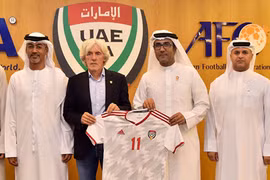Vòng loại World Cup 2022: Tuyển UAE có HLV mới để tranh ngôi đầu với Việt Nam