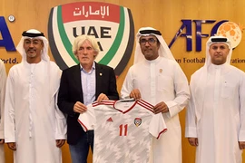 Vòng loại World Cup 2022: Tuyển UAE có HLV mới để tranh ngôi đầu với Việt Nam