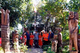 Đưa tượng gỗ dân gian thành sản phẩm du lịch