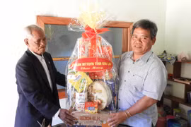 Gia Lai: Chủ tịch Ủy ban MTTQ Việt Nam tỉnh thăm Giáng sinh