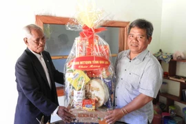 Gia Lai: Chủ tịch Ủy ban MTTQ Việt Nam tỉnh thăm Giáng sinh