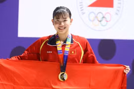 Ánh Viên được ban tổ chức SEA Games 2019 trao giải thưởng đặc biệt