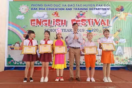 Sôi nổi Ngày hội tiếng Anh tại Đak Đoa