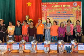 Nấu 1.000 suất ăn cho người dân biên giới