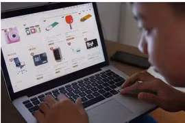 Chợ mạng ngập hàng giả