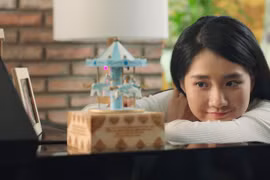 'Hot girl' Kiều Trinh tái xuất màn ảnh với 'Cà chớn, anh đừng đi!'