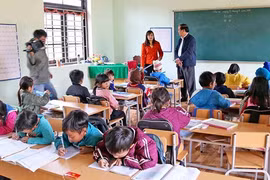 "Cõng chữ" lên Khe Chữ