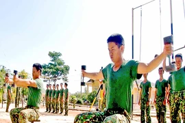 Lữ đoàn Pháo binh 40: Chú trọng rèn luyện thể lực cho chiến sĩ mới