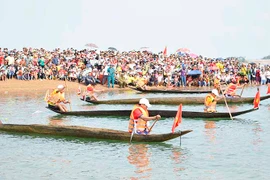 Hội ĐT độc mộc trên sông Pô Cô:Thành công từ lần tổ chức đầu tiên