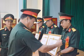 Đảng ủy Quân sự tỉnh: Biểu dương 8 tập thể, 9 cá nhân