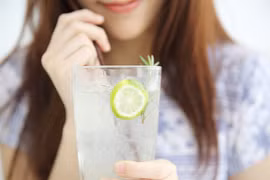 Điều gì xảy ra khi bạn uống nước chanh mỗi ngày?