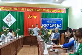 "Lời ca dâng Bác"