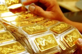 Giá vàng hôm nay 10/5: Nín thở chờ đợi, vàng tăng tiếp