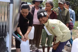 Dòng nước mát cho người dân vùng khó