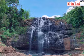 Nhẹ nhàng như thác Bàu Cạn