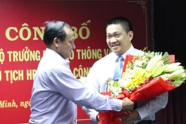 Ông Phạm Hồng Quang ký cho"Út trọc"xây trạm dừng nghỉ cao tốc do VEC quảnlý