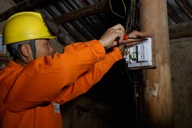 Bộ Công thương lập 3 đoàn kiểm tra việc tăng giá điện