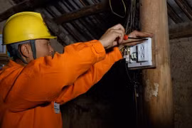 Bộ Công thương lập 3 đoàn kiểm tra việc tăng giá điện