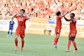 Văn Toàn toả sáng, HA.GL vẫn ngậm ngùi chia điểm với B.Bình Dương