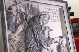 Chuyện người tạc tranh đá Bác Hồ trên quê hương Đất Tổ