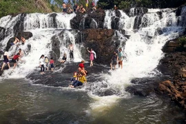 Đắk Nông:Dự án thủy điện tái khởi động,người dân cầu cứu "giữ lại thác nước"!