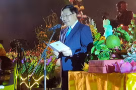 Thiêng liêng đêm hoa đăng cầu nguyện hòa bình thế giới tại Vesak 2019