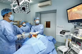 Điều trị thành công u nang bạch huyết trong ổ bụng bé 23 tháng tuổi