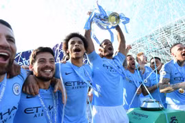 Vừa vô địch Premier League, Man City dính án cấm chơi ở Champions League