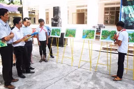 "Rừng xanh trong mắt em"