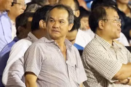 Đừng để bầu Đức cô đơn!