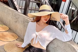 Vòng eo con kiến, thân hình bốc lửa của Huyền Lizzie