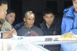 Dùng búa cướp tiệm vàng rồi chạy thục mạng 100m