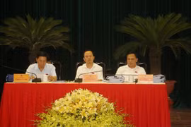 GĐ Sở TN&MT bị yêu cầu kiểm điểm vì trả lời chất vấn "lạc đề"