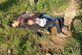 Hai cha con di cư bị cắt cổ,bỏ bên vệ đường ở Mexico gây rúngđộng